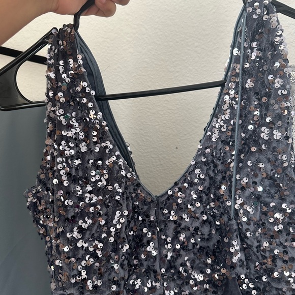 Light Blue Gray Saree with Sequin Blouse - Picture 7 of 9